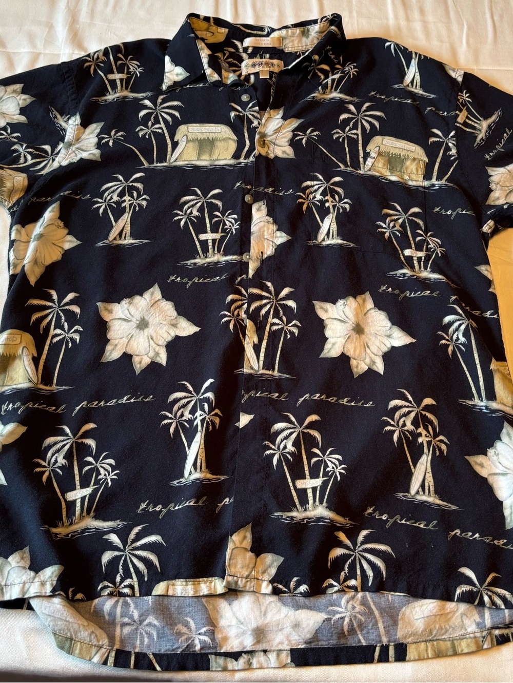 Men's Black Tropical Print Short-Sleeve Button-Down Shirt